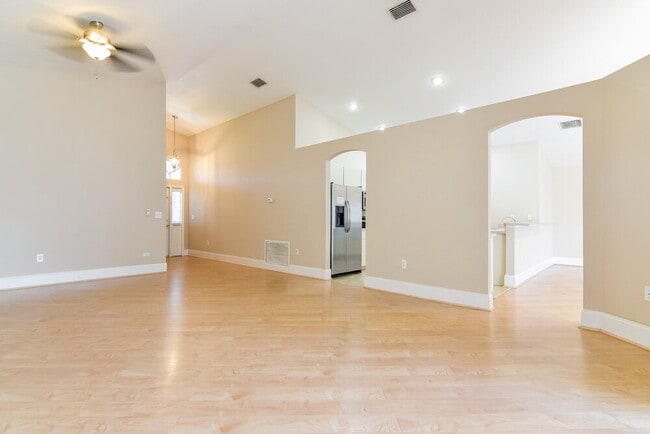 Photo - 5147 Pond View Ct