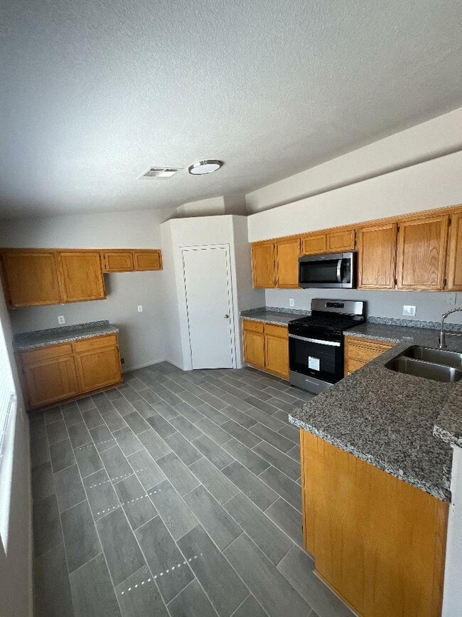 Building Photo - 11361 E 27th St Rental