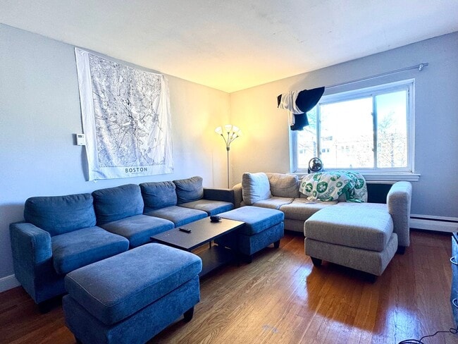 Photo - 2 BED WITH RENOVATED KITCHEN RIGHT BY B.C.