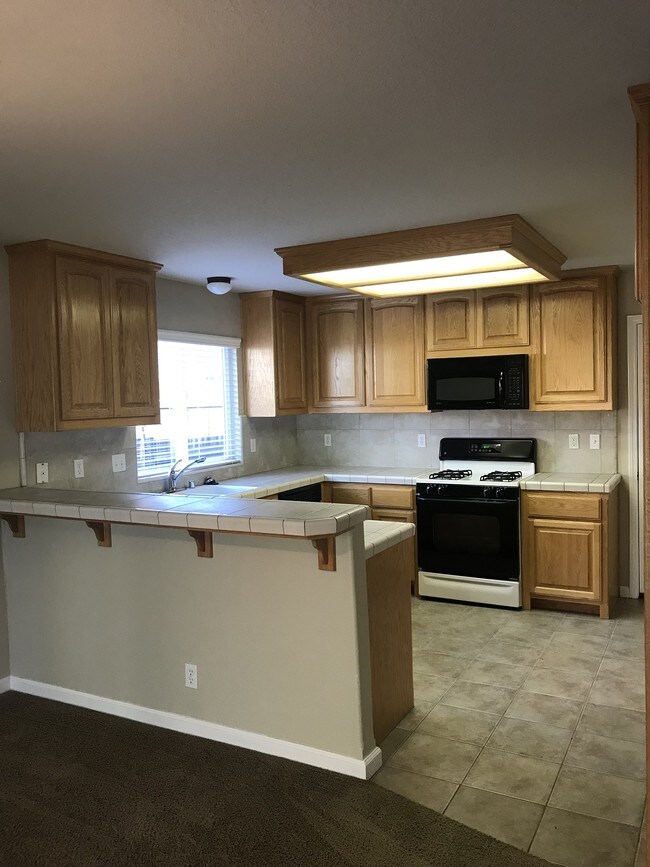 Photo - 140 Delaney Dr