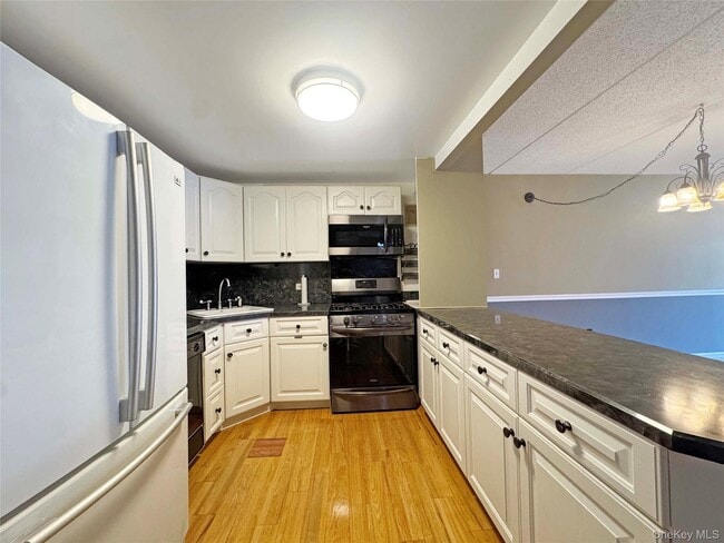 Photo - 777 N MacQuesten Pkwy