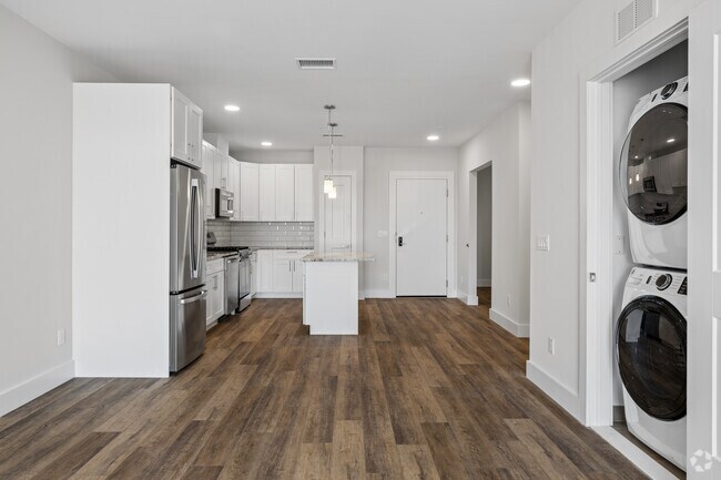 1BR, 1BA w/Den - 1,162SF - Kitchen/Living Room