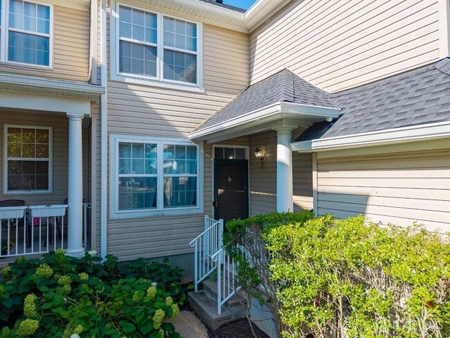 Photo - 12 Scarlet Oak Dr
