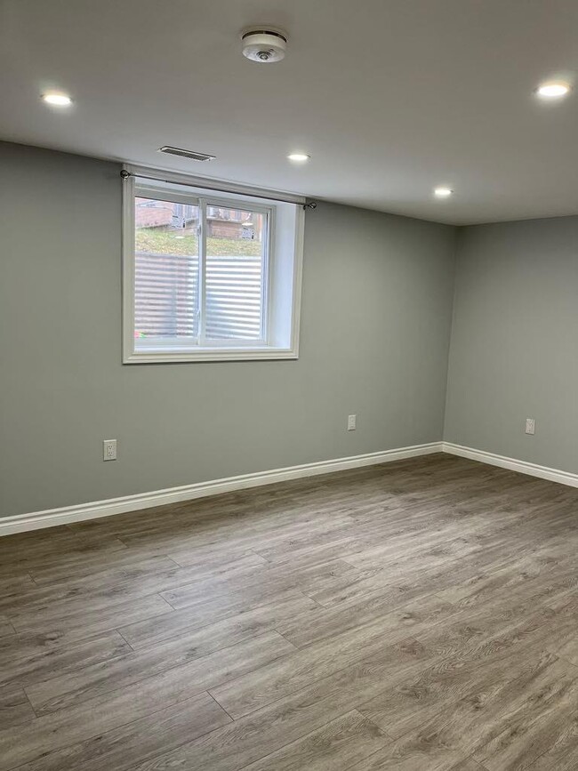 Photo - 25 Broadleaf Pl Unit Basement Apartment