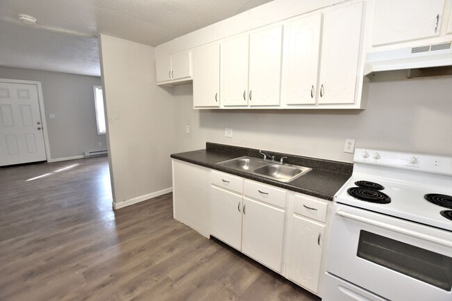 Photo - 1607 Charter Dr