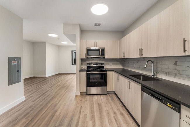 Photo - PINNACLE Orange Crossing