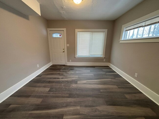 Photo - 22065 Linwood