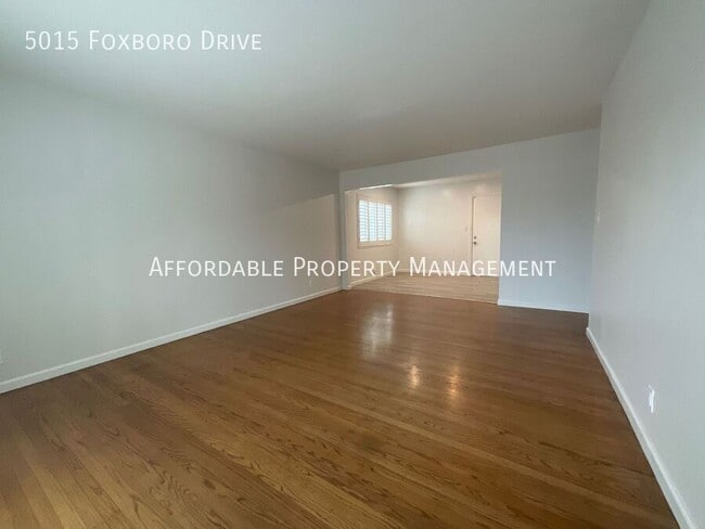 Photo - 5015 Foxboro Dr