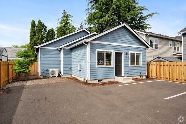 Building Photo - 3BD|1.5BA Home in Park Lane Neighborhood