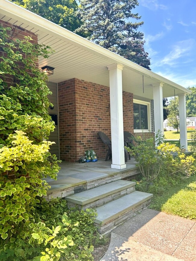 Photo - Beautiful Brighton Move-In Ready- Penfield Schools!