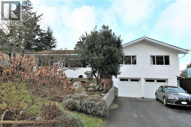 1009 Walalee Dr