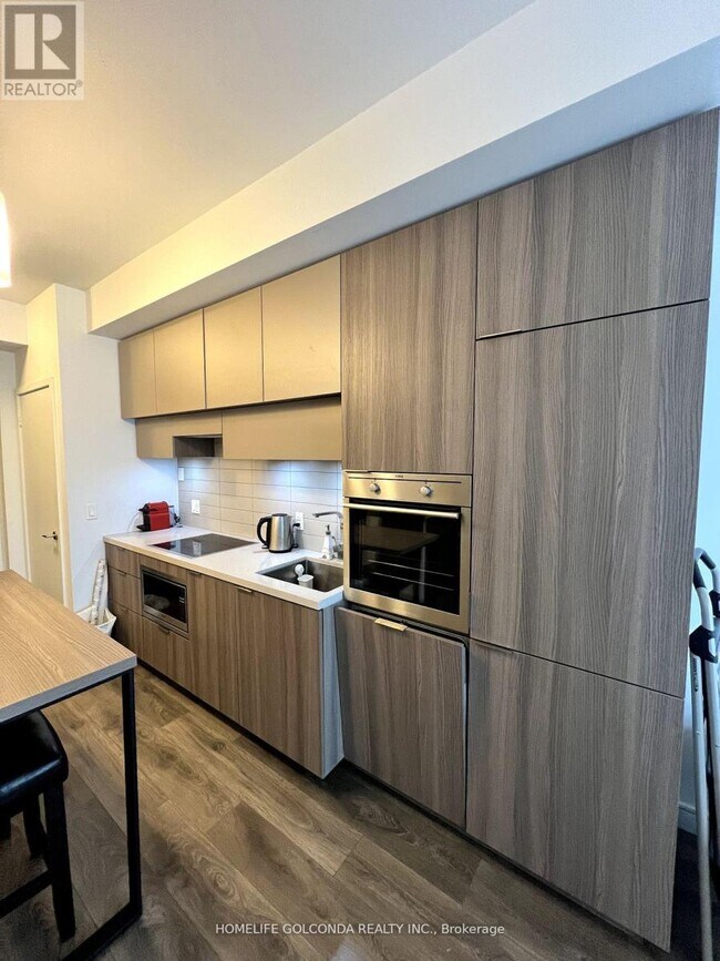 Photo - 8 Eglinton Ave E Unité 504