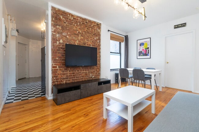 Photo - 319 E 95th St Unit ID1032029P