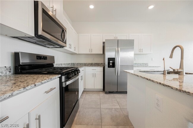 Building Photo - 402 Larksong Ave