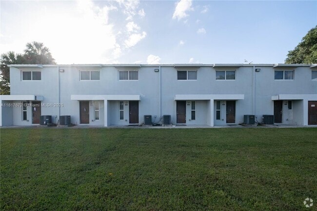 Building Photo - 1968 NW 4th Ct Rental