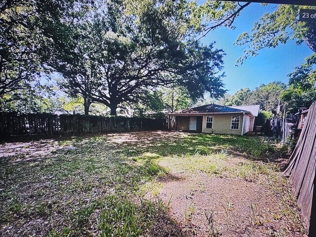 Photo - 1204 Seneca St