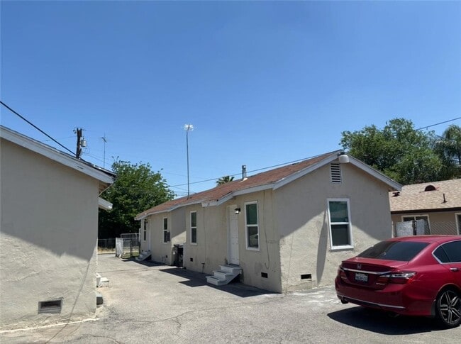 Building Photo - 126 S Giovanola Ave Rental