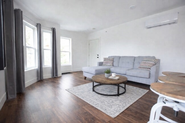 Photo - 707 E Seneca St.