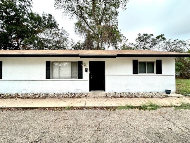 Photo - 1120 Elm Ave