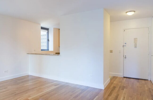 Photo - 251 W 48th St Unit 11C