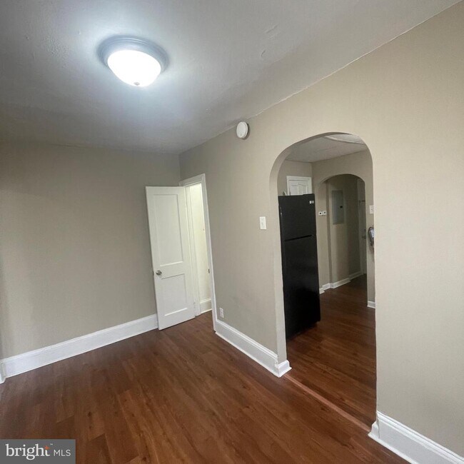 Photo - 4971 Kershaw St