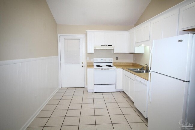 Photo - 907 N 77th Ave