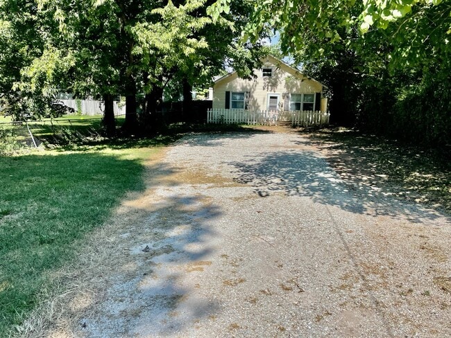 Photo - 1645 E Cherry St