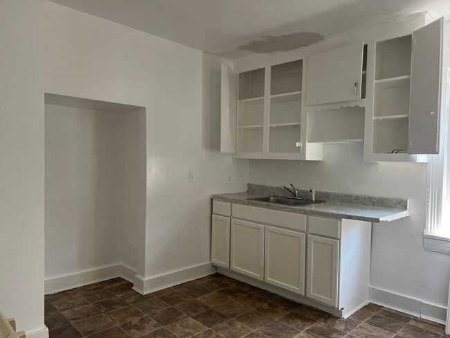 Photo - 72 Lincoln Ave Unit UP