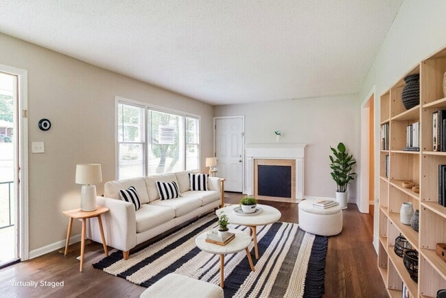 Photo - 812 Nelson Dr