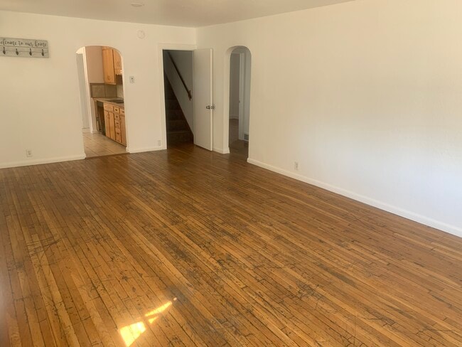 Living room - 1330 Elm Ave Unit A