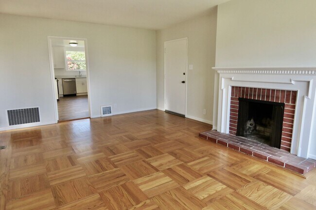 Photo - 52 Oakmont Dr