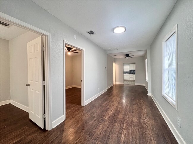 Photo - 2412 Stuart St