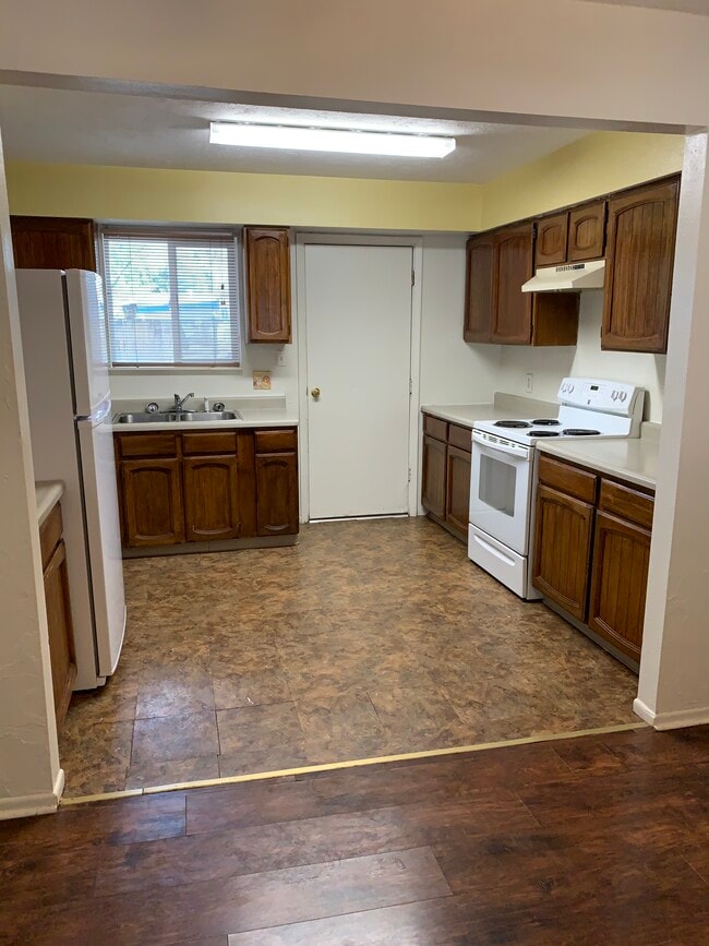Photo - 914 Oak Ave
