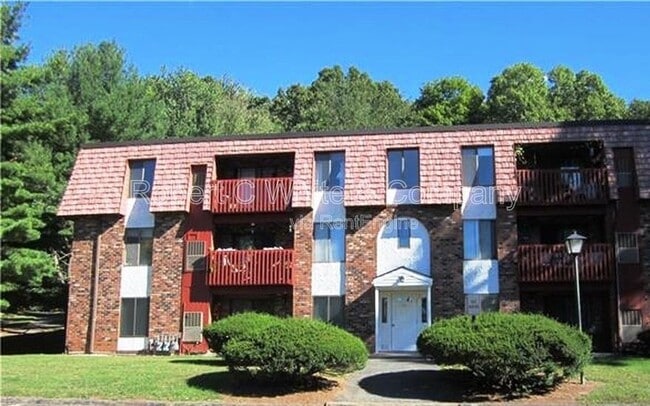 Building Photo - 95 Woodsedge Dr Unit Apt 3c