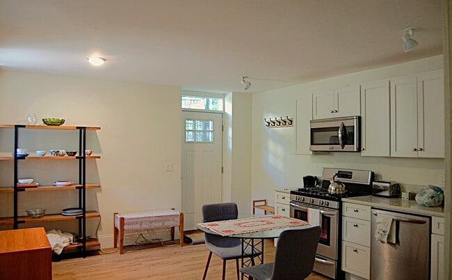 Photo - 77 Norfolk St Unit R