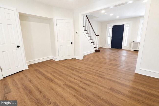 Photo - 162 W Godfrey Ave