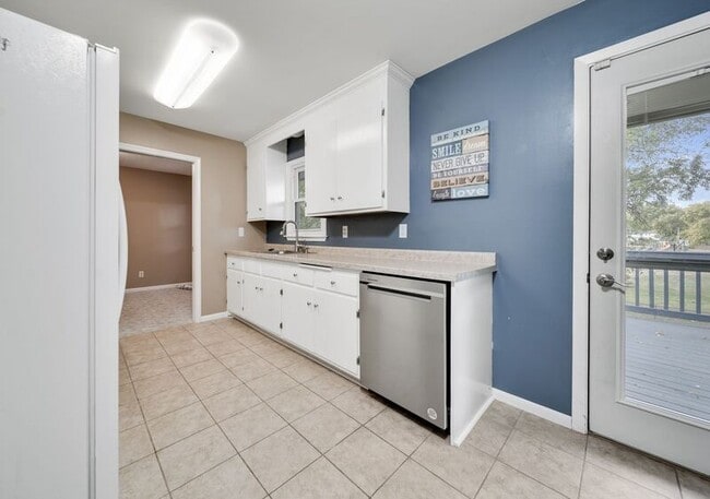 Photo - 6367 Zinnia Ln N