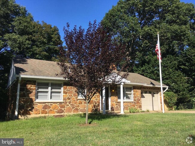 Building Photo - 708 Miller Rd Rental
