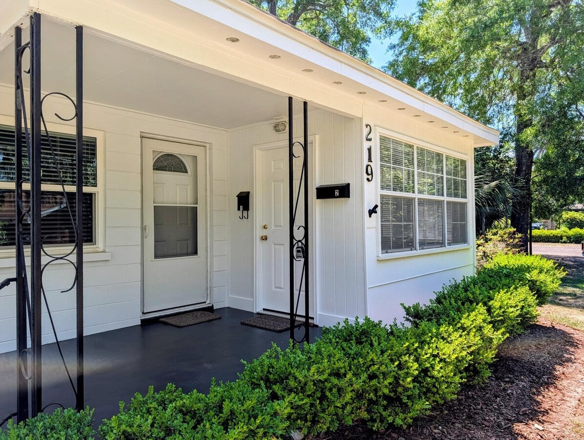 Photo - 219 W 7th Ave