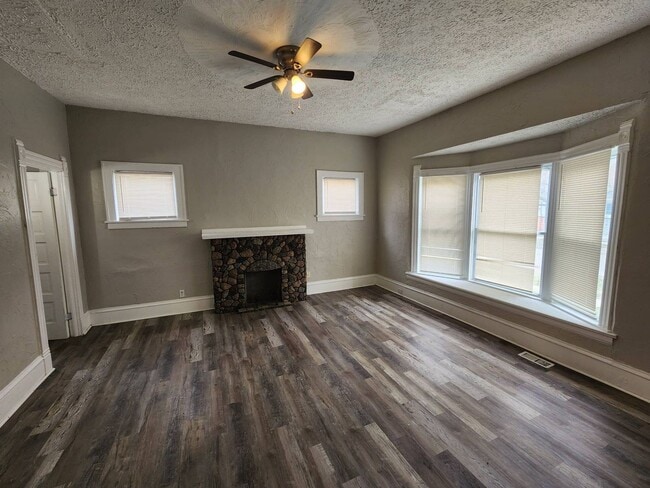 Photo - Charming 4-Bedroom Property in Prime Location (SECTION 8 VOUCHERS ACCEPTED)