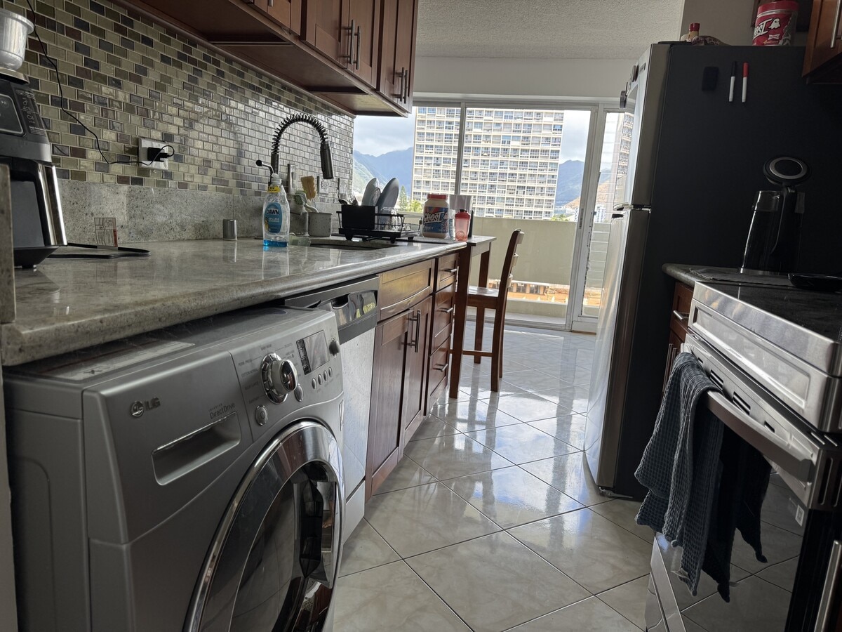 Photo - 2085 Ala Wai Blvd