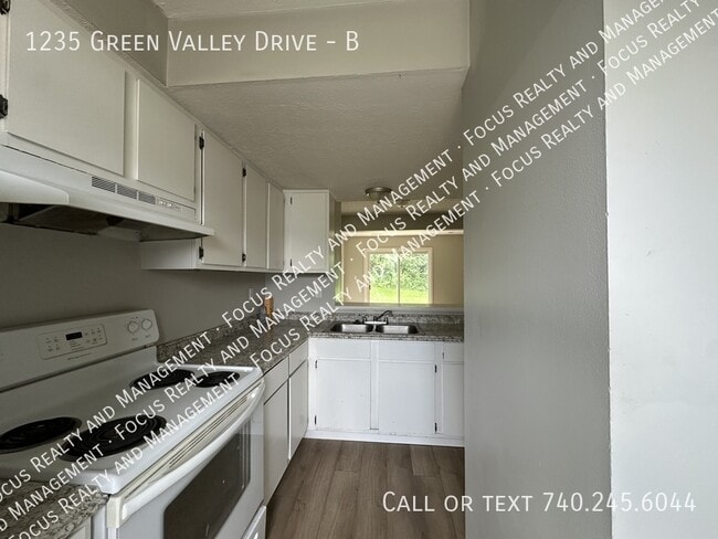 Photo - 1235 Green Valley Dr