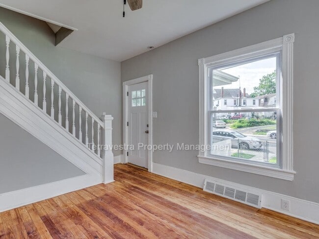 Photo - 116 W Main St Unidad 1