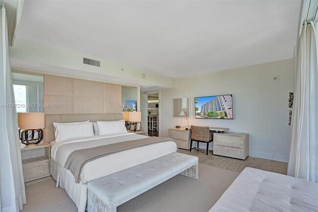 Photo - 102 NE 24th St Unit 1121