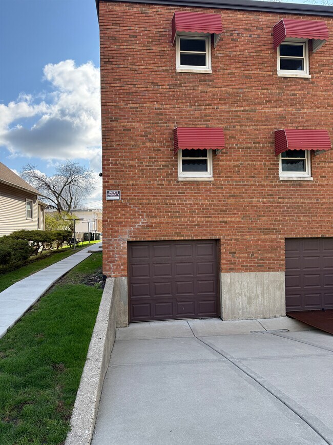Photo - 1050 Touhy W Ave Unit 2