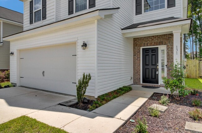 Building Photo - 131 Lakestone Rd