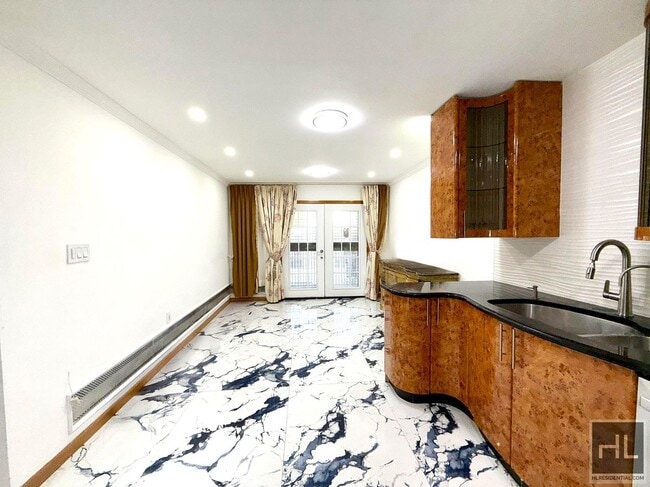 Photo - 63 AVENUE Unidad 1 L