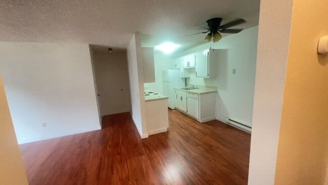 Building Photo - 1 Bd 1 Ba - Downtown Port Angeles Ground Floor Unit 17