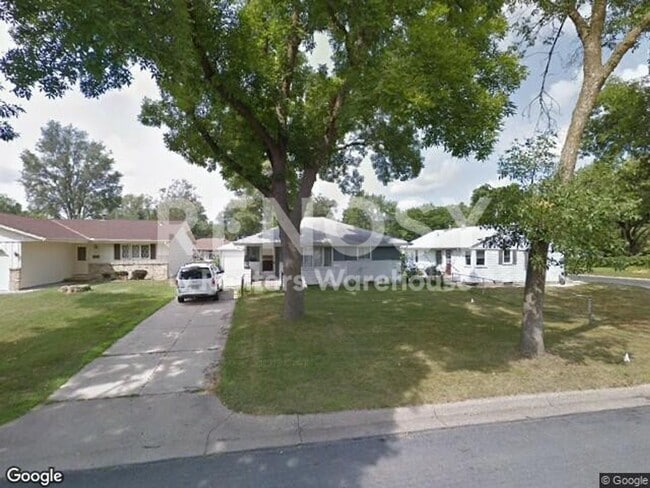 Photo - 7404 Queen Ave S
