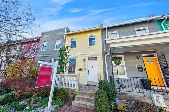 Building Photo - 1419 Ives Pl SE Rental